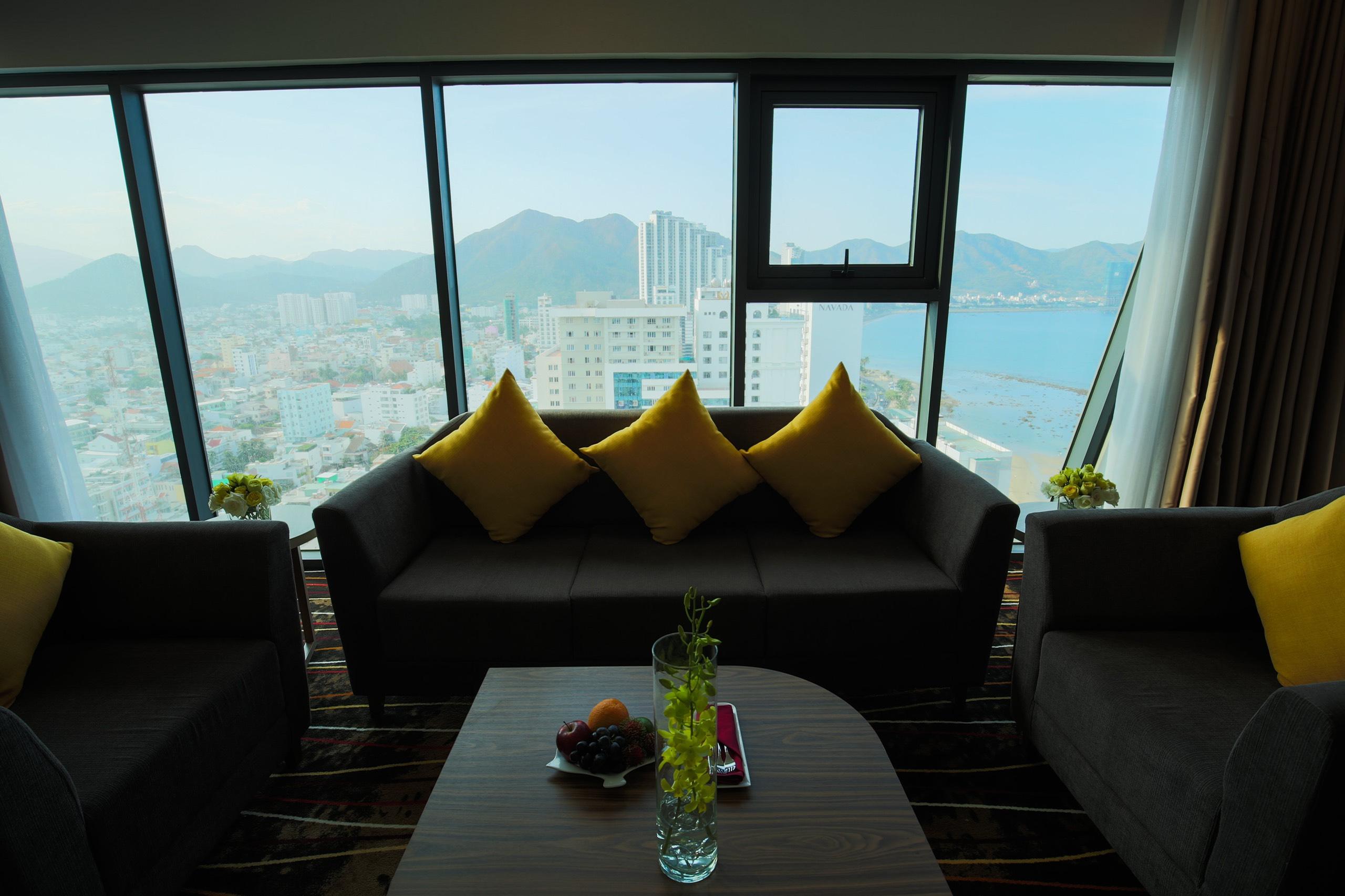 เมืองทั่ญ ลักชัวรี เวียนเจียว ญาจาง โฮเทล Hotel ภายนอก รูปภาพ