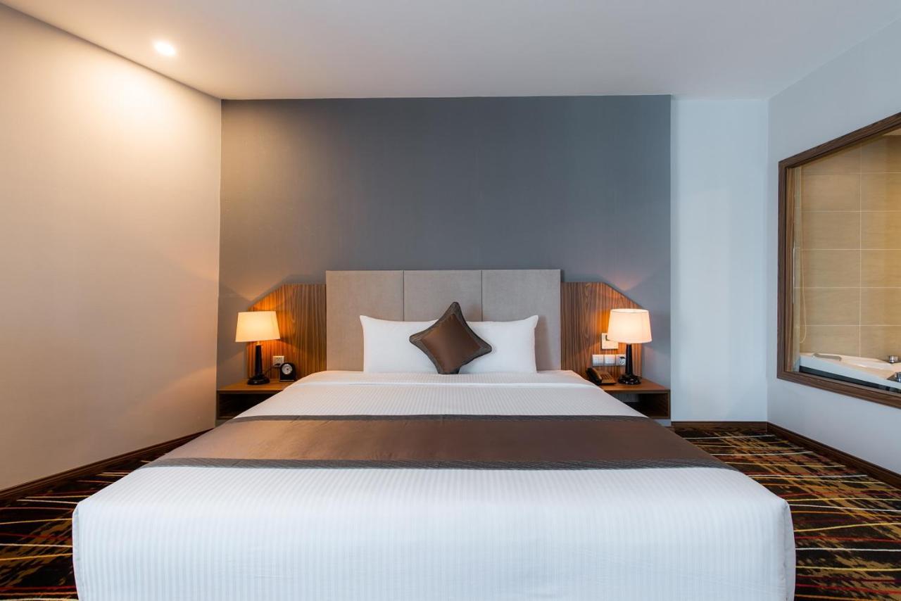 เมืองทั่ญ ลักชัวรี เวียนเจียว ญาจาง โฮเทล Hotel ภายนอก รูปภาพ